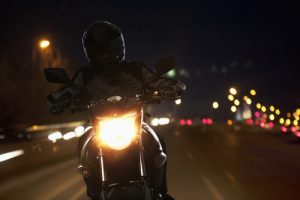 riding-motorcycle-night